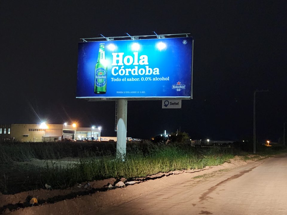 Tipos de formatos de publicidad exterior en Córdoba y cómo elegir el ideal para tu marca - Señal - Braver - 7 Sentidos - Colosal - Grupo Renella - MAD - Grupo Rem